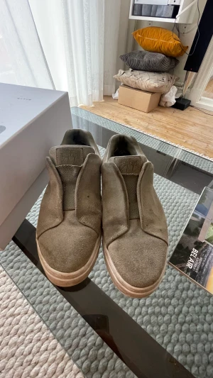 Eytys sneakers - Intressekoll på mina eytys sneakers i den gröna färgen!!! Väl använda med defekter därav priset som även kan diskuteras!!