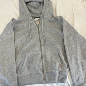 brandy hoodie 🩶 - perfekt grå hoodie från brandy melville 🤍