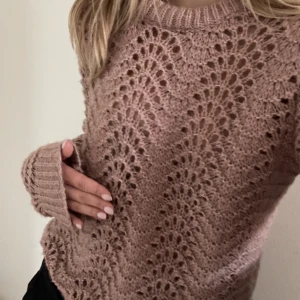 Stickad tröja  - Fin stickad tröja i bra skick 