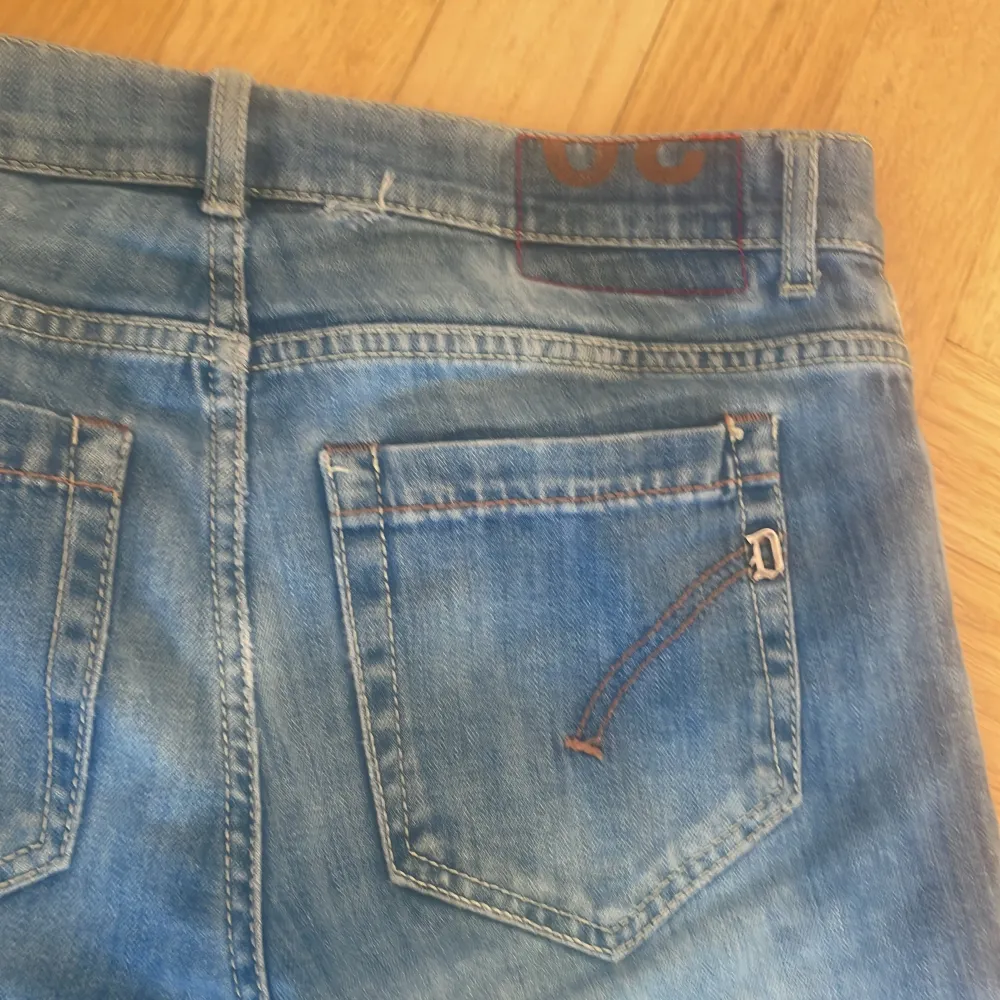 Ett par snygga dondup george jeans som ja säljer för ett schyst pris, tveka inte på att höra av dig via funderingar . Jeans & Byxor.