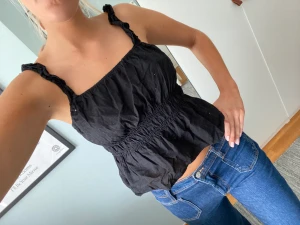 Så snyggt linne!  - Hm storlek 36🖤🖤🖤