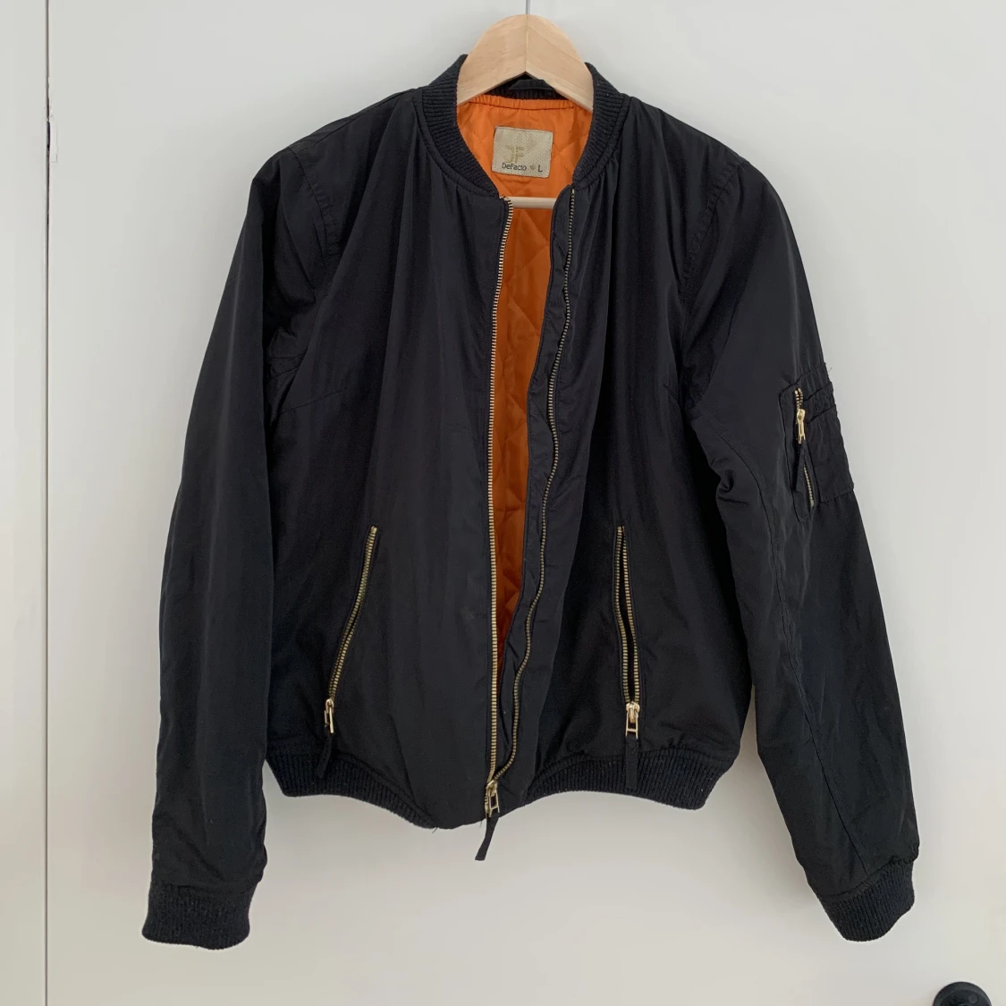 Svart bomberjacka - 91