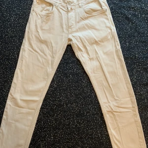 Morris jeans - säljer pga att dem är för små