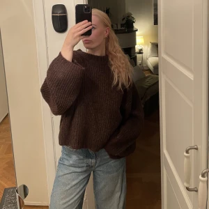 Brun stickad  - Brun stickad tröja från gina! Helt oanvänd🥰🙌🏼