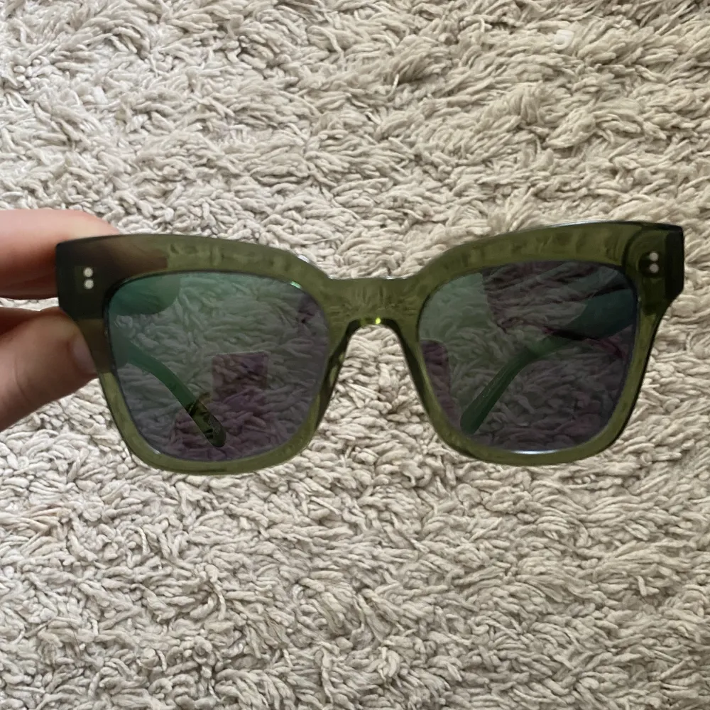 Gröna solglasögon från chimi som är så fina och med spegelglas😍😍😍💕💕💕. Övrigt.