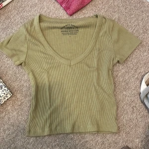 Urban Top - Jätte fin top från Urban Oufitters. I bra skick! Nypriss är 300kr 