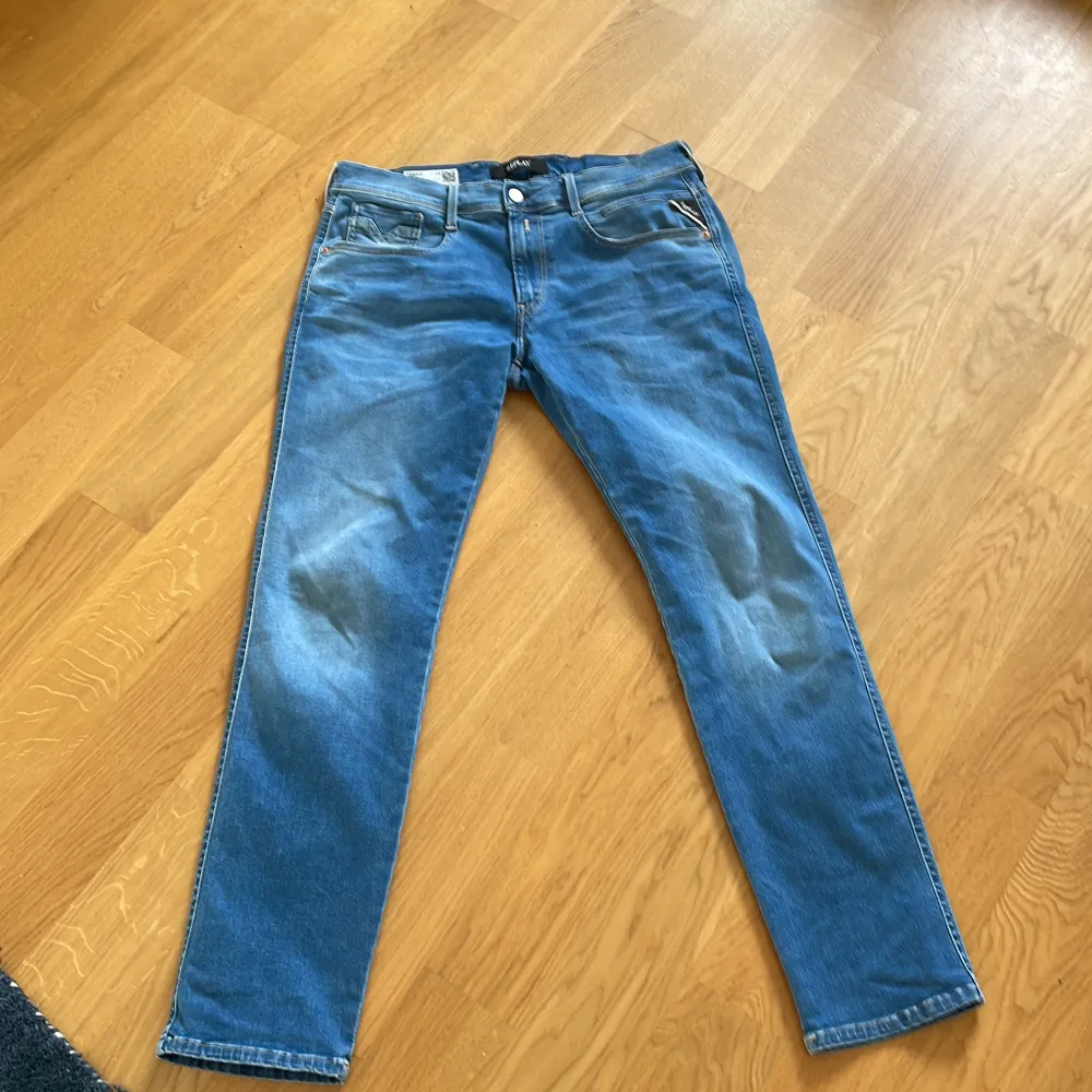Helt nya replay jeans använd två ggr. Skick 10/10. Jeans & Byxor.
