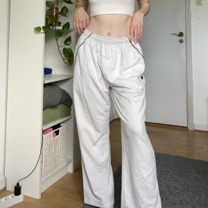 Vita mjukisbyxor - Använda men i relativt bra skick