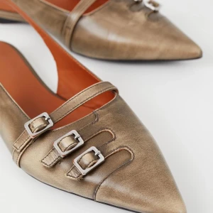 SÖKER!  - Söker efter dessa skor från Vagabond ”Hermine” i storlek 40 i antingen brunt eller svart!! 