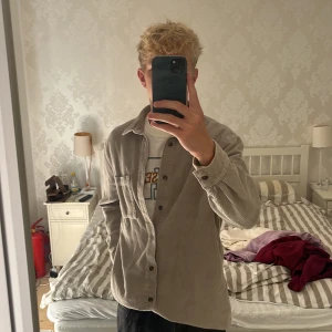 Manchester tröja ifrån Urban outfitters - En tröja ifrån urban outfitters i storleken M