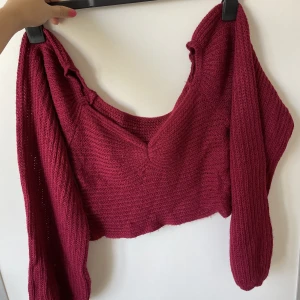 Röd stickad tröja  - Röd stickad tröja storlek XS. Från shein, bra skick. 