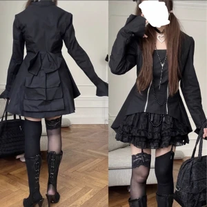 Skjorta - Skjorta-typ klänning. Storlek M. Obs! jag har kjol under. Möts i Stockholm eller fraktar :) skriv till mig först om du vill köpa. 