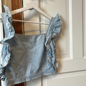 Söt jeans topp  - Använd en gång, men finns inga bilder på. Snabb affär endast
