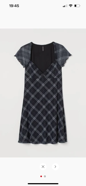 Klänning - Klänning i mesh från h&m. Säljs pga jag växt ut ur den, endast använd 2-3 ggr. Nypris: 199kr (: