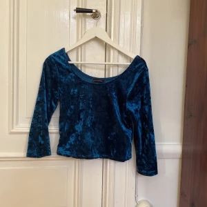 Sammets tröja - Sammets tröja från Kappahl med trekvartsärm. I gott skick, knappt använd 🪐