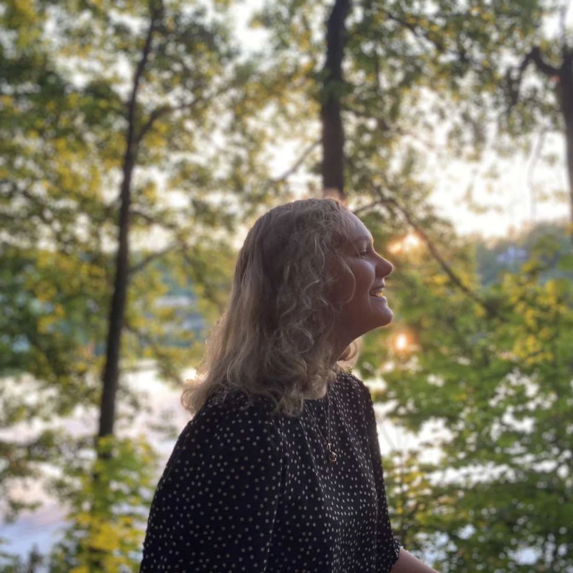 Prickig topp med balkong ärmar