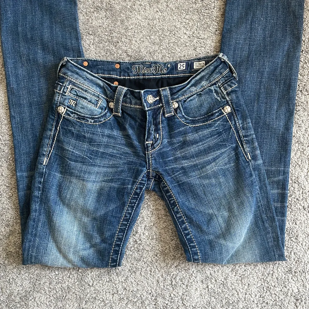 Intressekoll på dessa skitsnygga jeans från miss me med coola fickor! Skriv för mått eller fler bilder. 750 kr + frakt, men pris kan diskuteras. Jeans & Byxor.