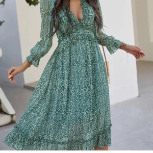 Sommarklänning - Grön sommarklänning, aldrig använd 