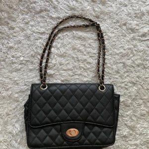 Väska - Säljer en fin väska 