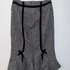 Kjol Karen Millen - Kjol från Karen Millen, helt ny och oanvänd. Fritt fram att föreslå pris på alla mina annonser 🧡