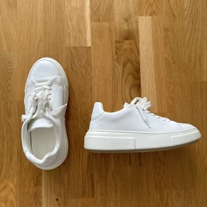 Gram skor - Vita Gram skor. Storlek 38. Fint skick. 