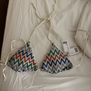 Bikinitopp - Bikinitopp från becksöndergaard. Tyvärr för liten på mig!