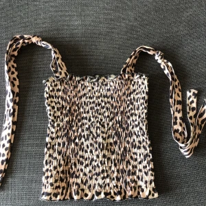 Tröja - En tröja som är använd ett få tal gånger 💕pris kan diskuteras 