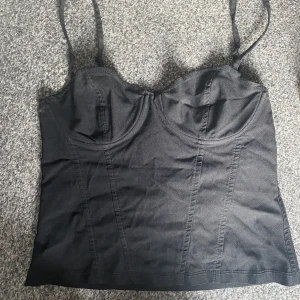 Korsett  - Svart korsett från hm