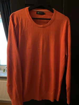 Tröja  - Tröja från Riley i stl L, 350kr
