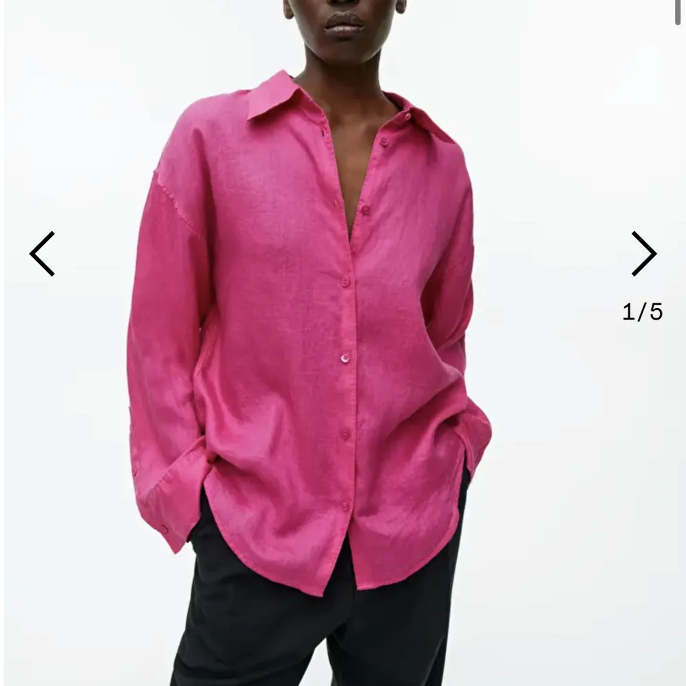 Rosa linneakjorta från Arket i nyskick. Köparen står för frakt.. Skjortor.