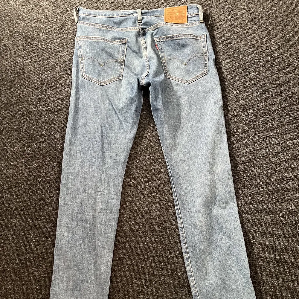 Levis 501 jeans i storlek W30 L32 Bra skick, inte slitna eller nånting. Jeans & Byxor.