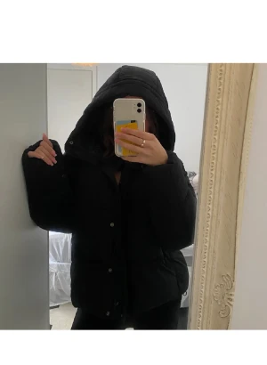 Jacka  - Jätte fin pufferjacket / dunjacka. Perfekt för vinktern. 