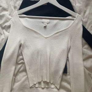 Ribbad vardagströja  - Oanvänd vardagstopp från hm 🥰