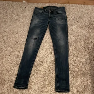 Dondup jeans - Säljer ett par dondup jeans i relativt bra skick bara att skriva om det finns frågor.