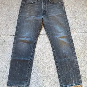 Relaxed fit jeans Model - 2003  Dark grey  32 längd, 32 bredd 