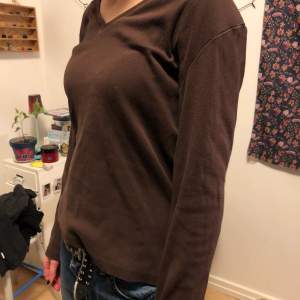 Fin långärmad brun tröja! 