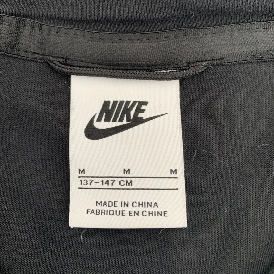 Nike Tech svart/grå. Strl junior M/137-147 cm - 91