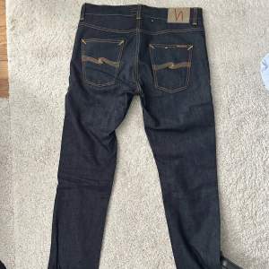 Nudie Jeans i storlek W32-L34. Skick 10/10 och nypris 1800kr, mitt pris 500.