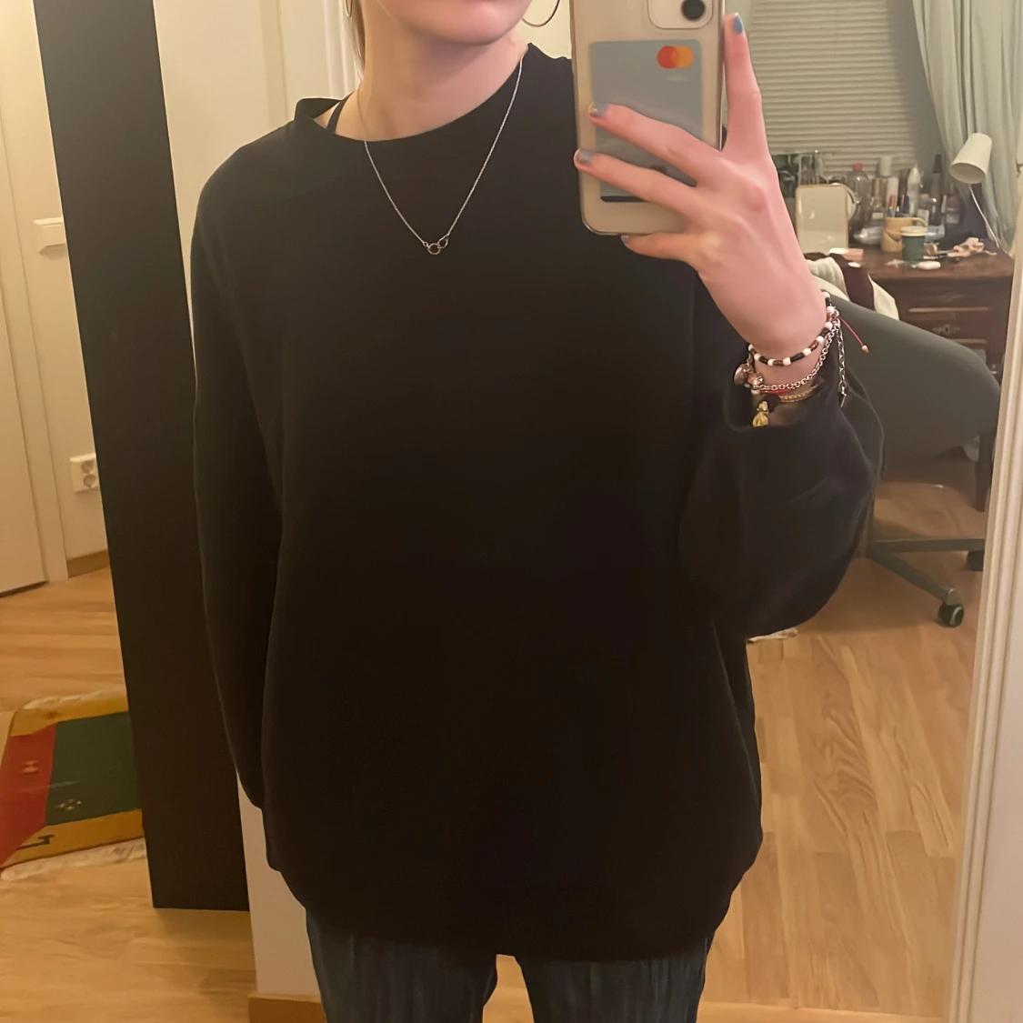 Oversized svart tröja 