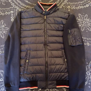 Ralph Lauren Cardigan - Marinblå Ralph Lauren Cardigan, inga skador.