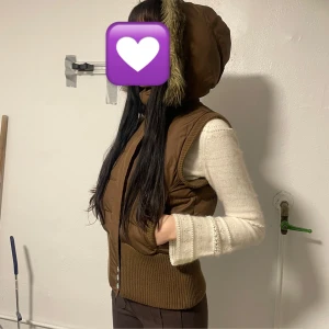 Adidasväst - Cool adidasväst i brunt🤎 