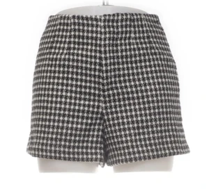 Zara shorts  - Perfekta med strumpbyxor, Blair Waldorf vibes ❤️ storlek xs. Aldrig använda 
