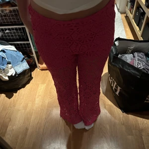 Rosa spetsbyxor  - Fina rosa spetsbyxor från hm 