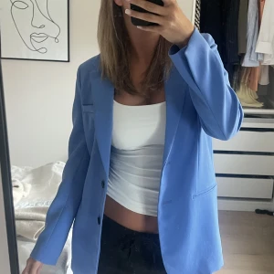 blå kavaj zara  - blå kavaj från zara, använd en gång 💙💙💙nypris 799