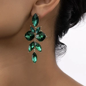 Öronhängen  - Snygga öronhängen, endast använda 1 gång. 