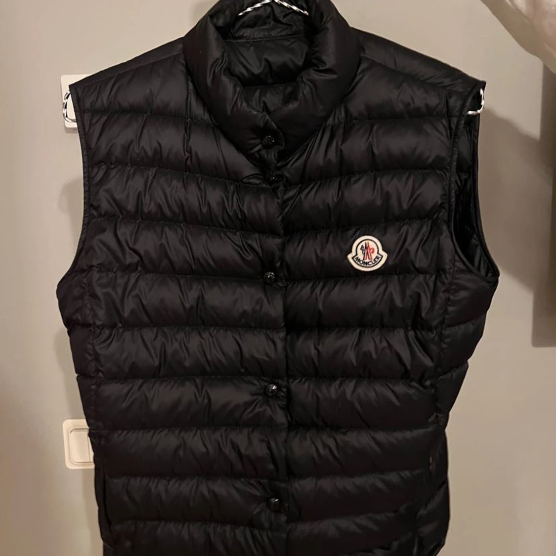 Moncler väst  - 90