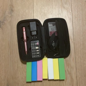 Elfil med fodral och buffrar - 7 buffrar och en elfil med fodral till. 11 olika bits.