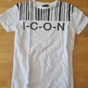 T-tröja - Vit t tröja, Valient 