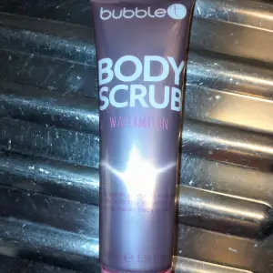 Bubble T. Cosmetics - Body Scrub Watermelon, 100 ml. Helt ny och oöppnad. 