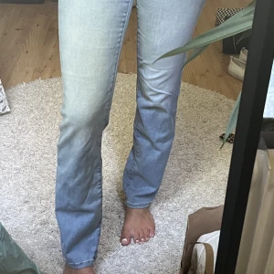 Fina jeans - Superfina jeans, använda 1 gång. Storlek 27/32 från Vero Moda💞💞